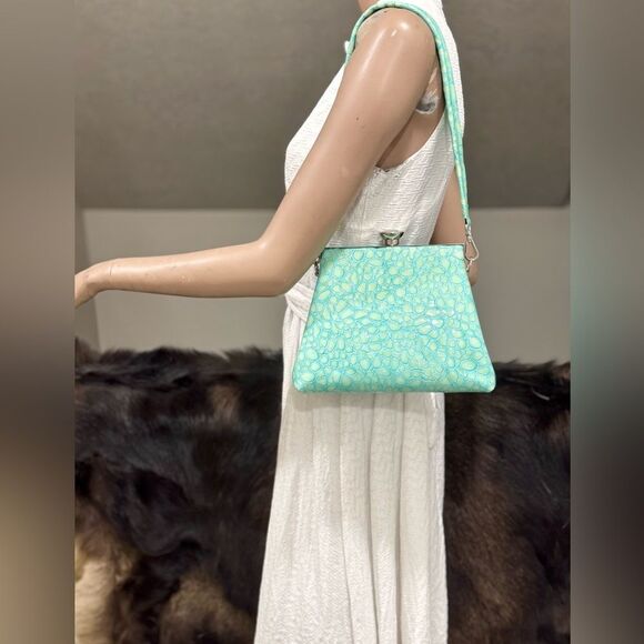 Genuine Leather Cobblestone Embossed Handmade Push Lock Boxy Bag/Multi Use Style - Picture 3 of 16